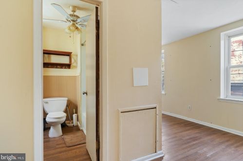 1239 6 St, Philadelphia PA 19140-4561 exterior