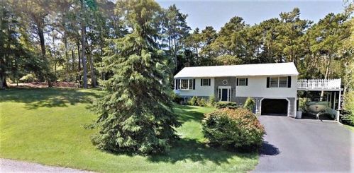 9 Hickory Ln, Brewster, MA 02631-2143