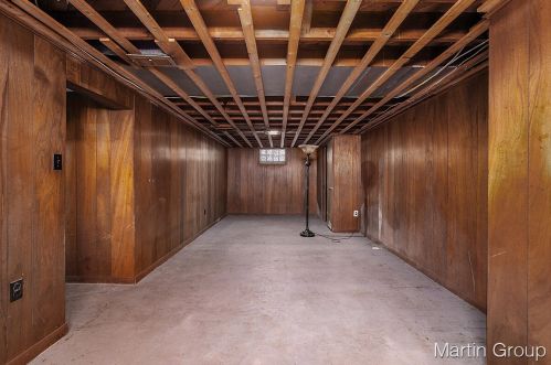 244 Thurston St, Grand Rapids MI 49548-3163 exterior