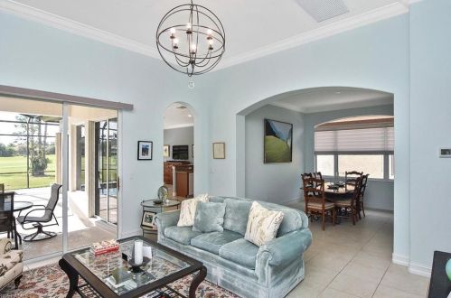 6044 Dogleg Dr, Naples FL 34113-1688 exterior