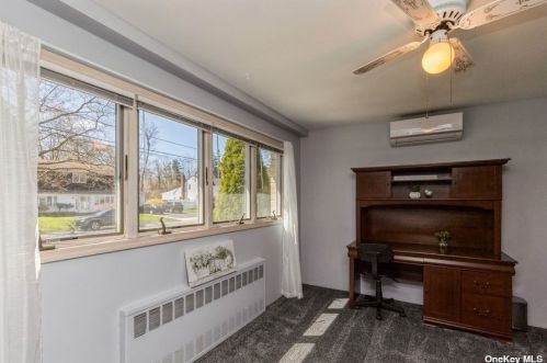 16 Dovecote Ln, Commack NY 11725-2707 exterior