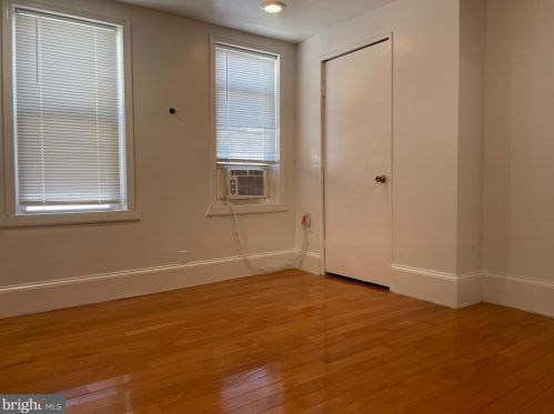 2437 11 St, Philadelphia PA 19123-1135 exterior