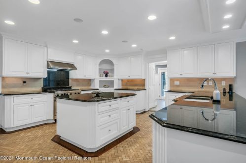 3 Oak Ln, Locust NJ  07760-1306 exterior