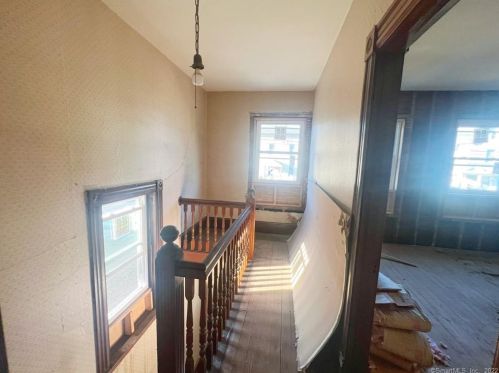 133 Jubilee St, New Britain CT  06051-2407 exterior