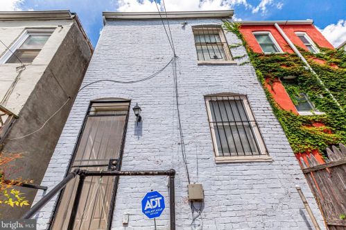 304 T St, Washington DC  20001-1843 exterior