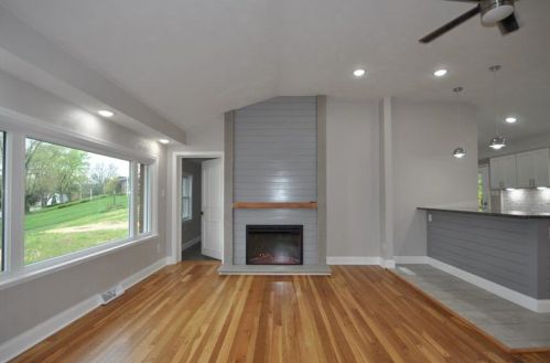 2215 Country Club Dr, Pittsburgh PA  15241-2333 exterior