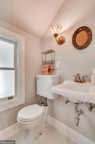 29 Fry St, Saint Paul MN 55104-3703 exterior