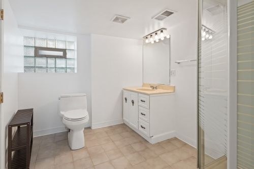 4560 Mcvicker Ave, Chicago IL  60630-3122 exterior