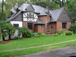 31 Devonshire Rd, Newton, MA 02468-2207