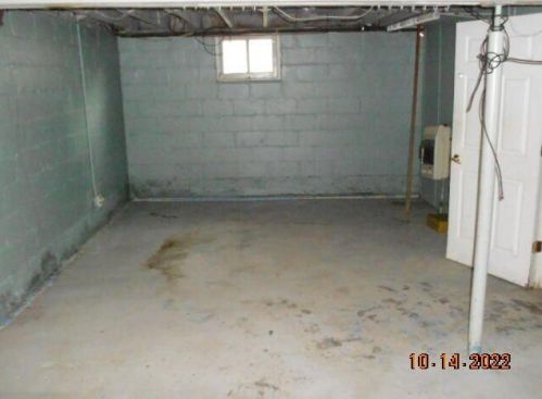 1624 Stockbridge Ave, Kalamazoo MI 49001-4019 exterior