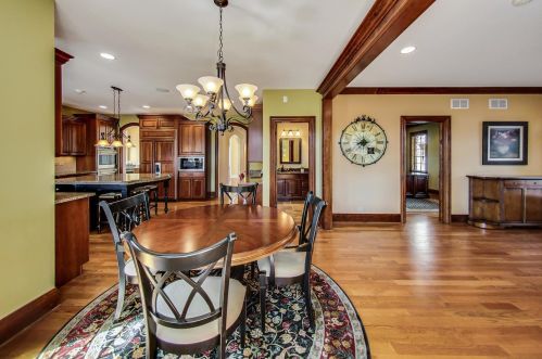 329 Kenmore Ave, Elmhurst IL 60126-3517 exterior