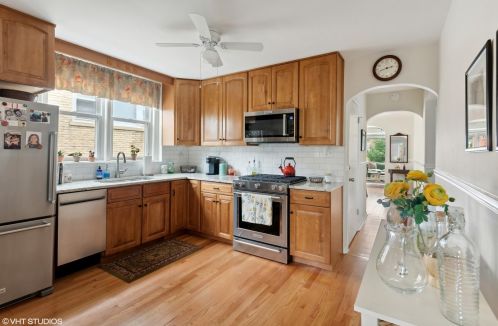 5454 Windsor Ave, Chicago IL 60625-3822 exterior