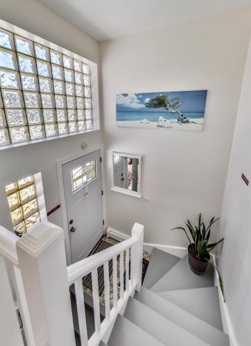 2114 Menard Ave, Chicago, IL 60639-2819