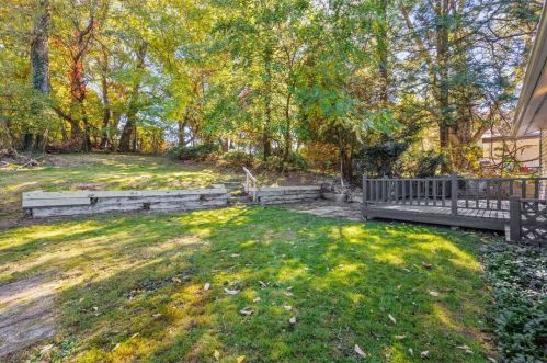 527 Pennview Dr, Pittsburgh PA 15235-4434 exterior