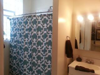 2923 Broadway St, Chicago IL  60657-5301 exterior