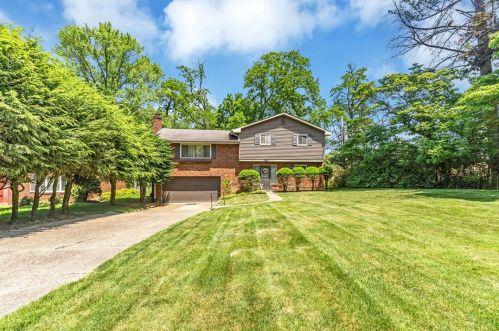 699 Fruithurst Dr, Pittsburgh, PA 15228-2500