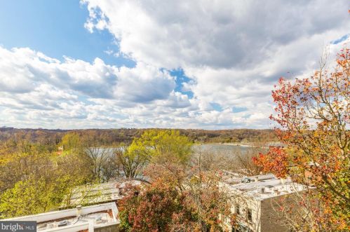 4630 Charleston Ter, Washington, DC 20007-1900