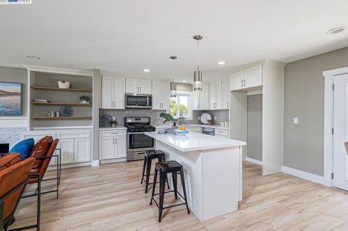 5501 Arizona Dr, Concord CA  94521-4026 exterior