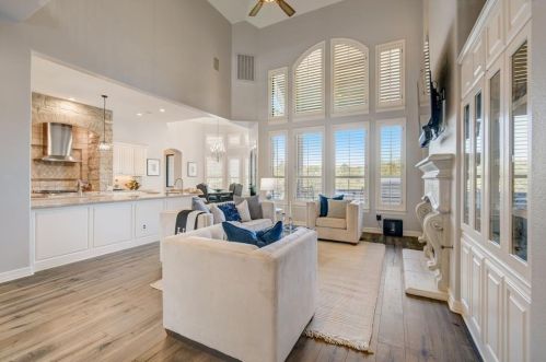 11513 Firethorn Ct, Austin TX 78732-2231 exterior