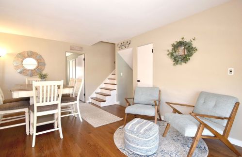 9835 Harding Ave, Chicago IL 60655-4017 exterior