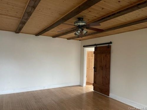 179 Rdg Rd, Valley Cottage NY 10989-2353 exterior