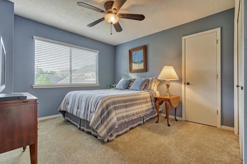 102 Golfview Dr, Montgomery TX 77356-8804 exterior