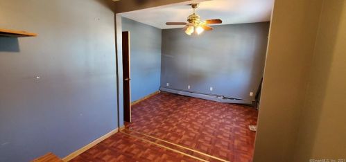 9 Spg St, Milford CT 06460-5052 exterior