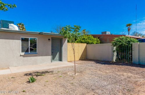 407 Alturas St, Tucson AZ  85705-4220 exterior