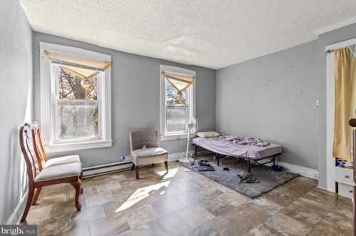 64 Locust St, Lancaster PA 17602-3635 exterior