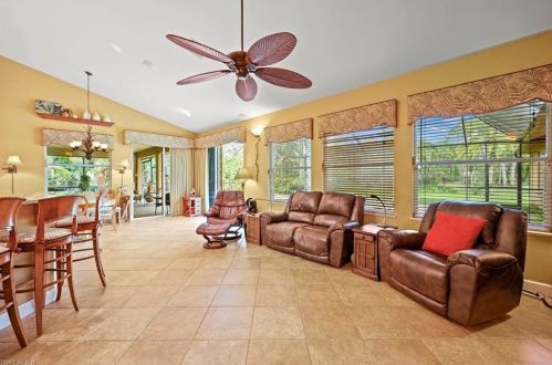 671 21 St, Naples FL 34120-1810 exterior