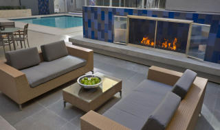 1111 Wilshire Blvd, Los Angeles CA  90017-1903 exterior