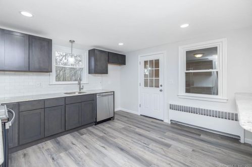 42 Lepage Rd, Windsor CT  06095-4443 exterior