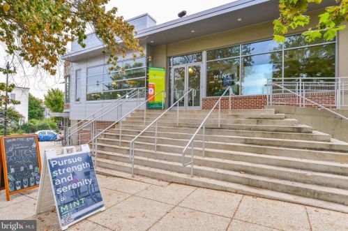 1756 U St, Washington DC  20020-4269 exterior