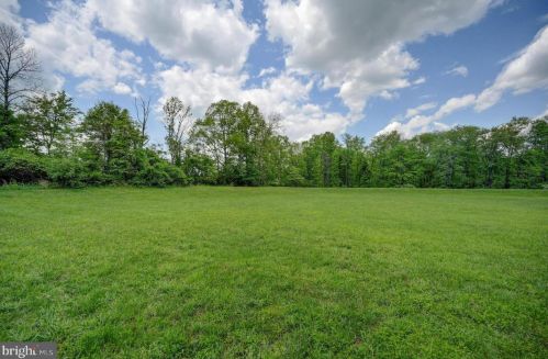 99 York Dr, Princeton NJ 08540-7946 exterior