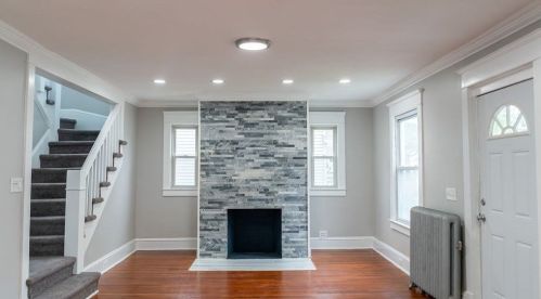 272 Connecticut Ave, Springfield MA  01104-1048 exterior