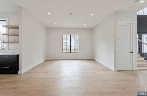 32 Pleasant St, Haworth NJ  07641-1929 exterior