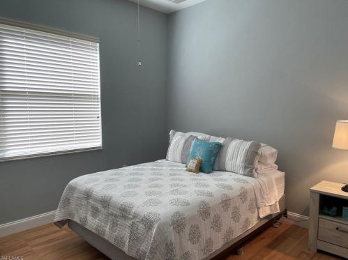 3915 Jasmine Lake Cir, Naples FL 34119-7956 exterior