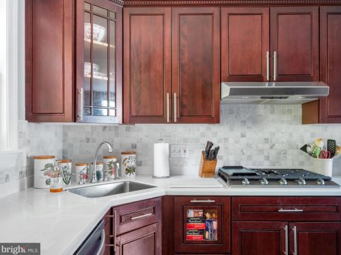 301 Glendale Ave, Alexandria VA 22301-2407 exterior