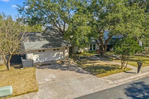 8409 Adirondack Trl, Austin TX 78759-7935 exterior