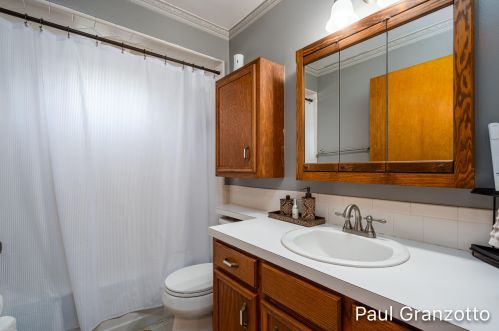 1467 Den Hertog St, Wyoming MI 49509-2730 exterior