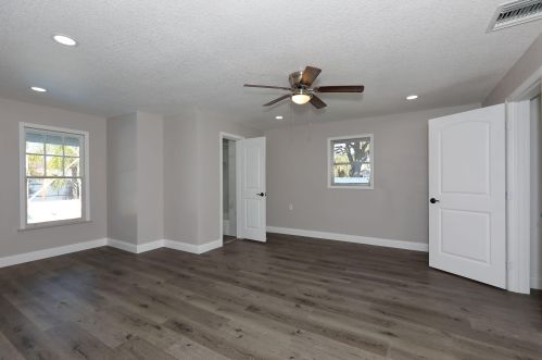 1103 Colonial Rd, Fort Pierce FL 34950-5025 exterior