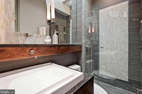 1406 Swann St, Washington DC  20009-3904 exterior