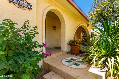 9058 28th St, Phoenix AZ  85028-4703 exterior