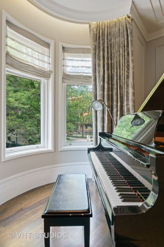 1449 Astor St, Chicago IL 60610-1608 exterior