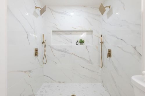 4508 King Springs Rd, Smyrna GA 30082-4724 exterior