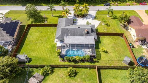 2471 Shell Ave, Fort Pierce FL  34952-6857 exterior