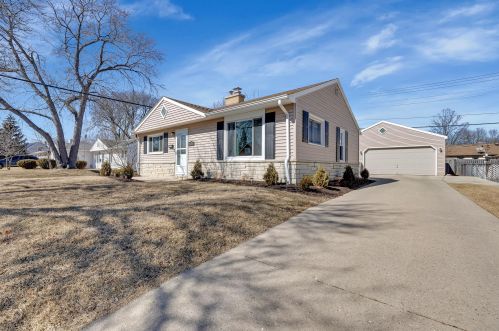 6252 Bennett Ave, Milwaukee WI  53219-4117 exterior