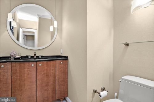 11820 Beekman Pl, Rockville MD 20854-2177 exterior