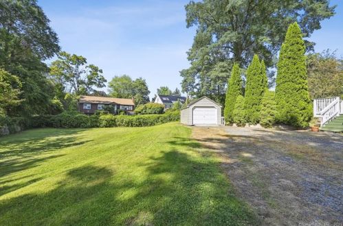 43 St, Windsor Locks CT 06096-1357 exterior