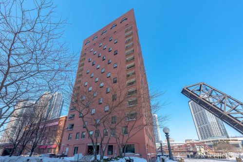 345 Canal St, Chicago IL  60606-1201 exterior